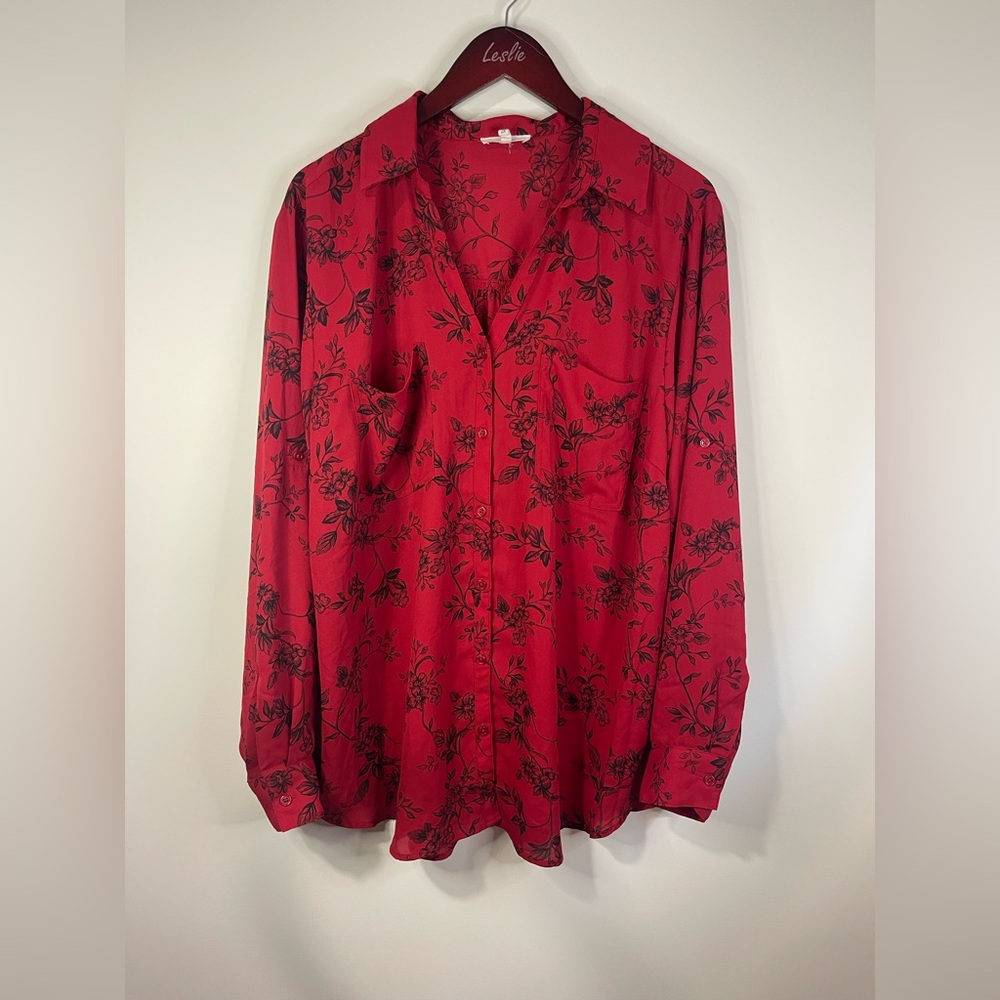 Maurices Red Floral Button Down blouse.‎